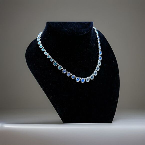 Shades Of Blue Kaleidoscope Size And Color Scaling Necklace - Picture 3 of 6